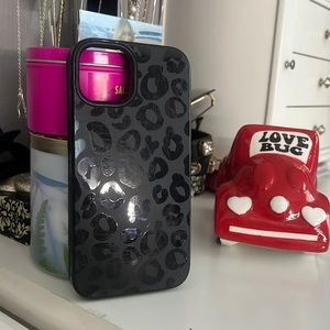 Casely. Black cheetah phone case for iphone 13.
